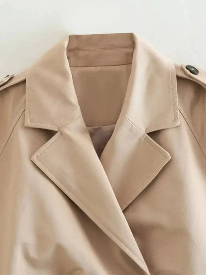 Short trench coat with belt