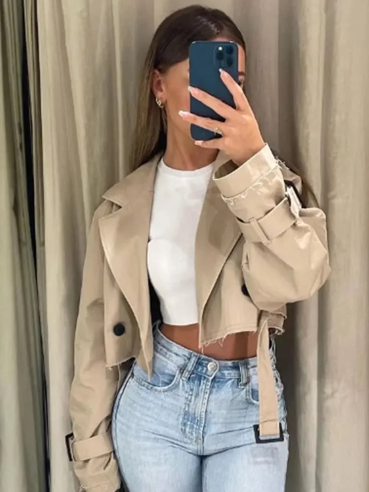 Short trench coat with belt